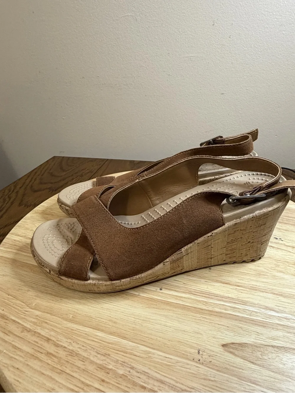 Crocs women’s A-Leigh Wedge sandals